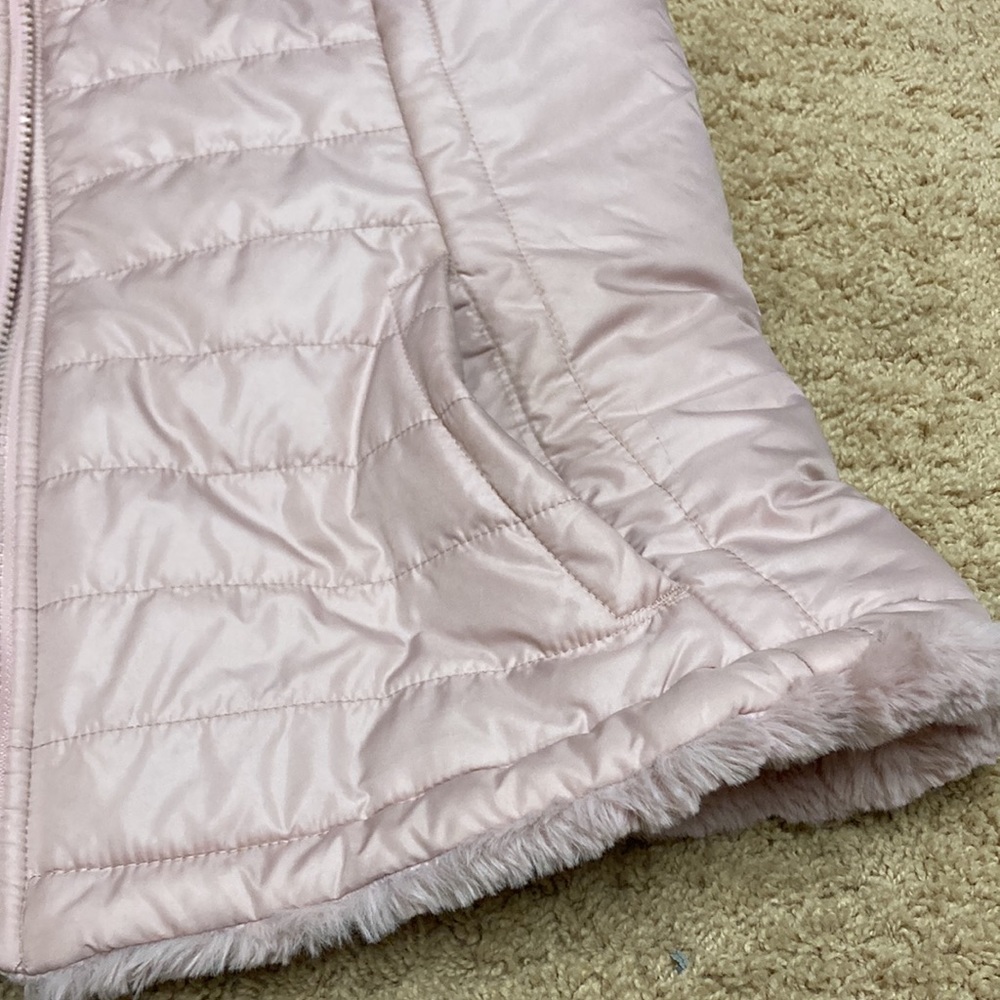Unbranded pink puffer vest - Picture 2 of 7